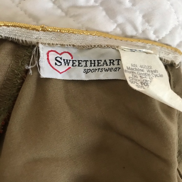 Vintage, super cute and unique, army green top - Picture 5 of 6